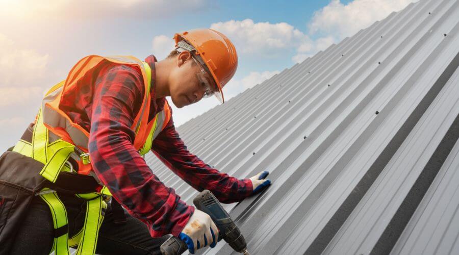 Professional gutter cleaning in Saint Onge, SD
